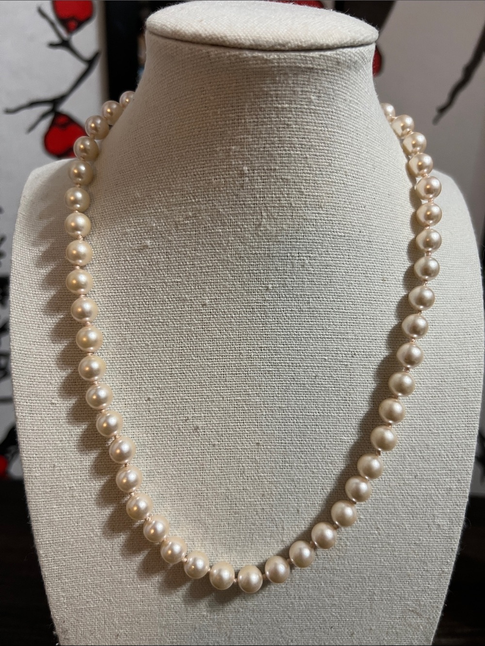 Classic Pearl Necklace in Cream - Timeless Elegance Authentic Pearl
